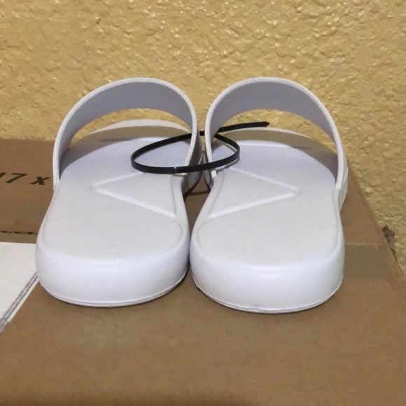 Lacoste Silde Sandels Big Kids Size 4 White NWT - Picture 7 of 8